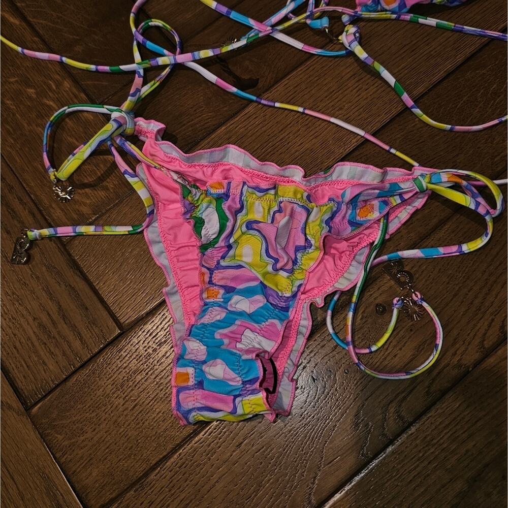 Blackbough Ruffle Bikini - Picture 2 of 8